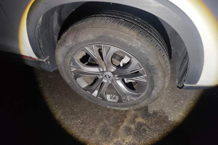 Used Dongfeng Fengon 500 2022 1.5T CVT Comfort Edition Exterior 4