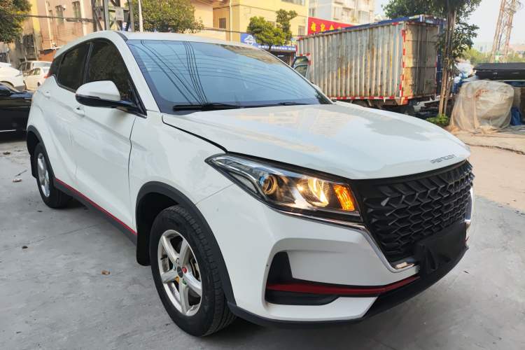 Used Dongfeng Fengon 500 2022 1.5L Manual Enjoyment Model Front Right 45 Deg