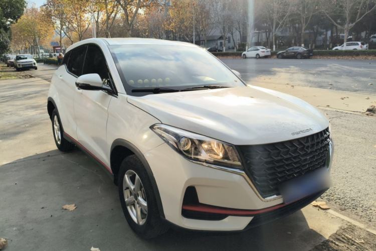 Used Dongfeng Fengon 500 2022 1.5L Manual Enjoyment Model Front Right 45 Deg