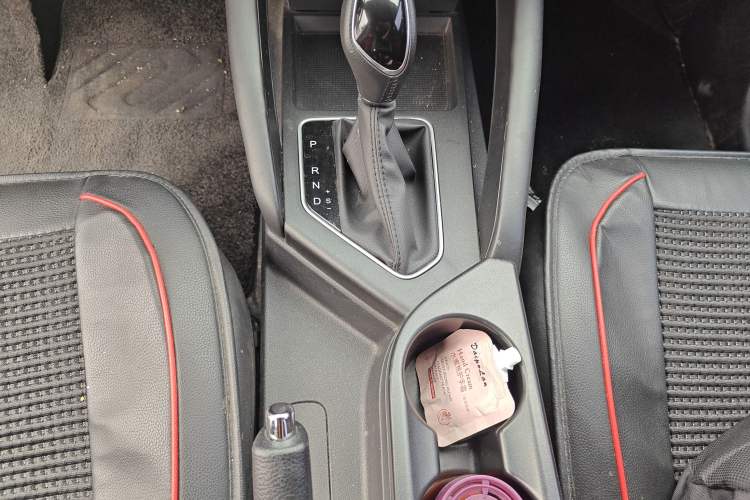Used Dongfeng Fengon 500 2022 1.5L CVT Enjoyment Version Gear Lever