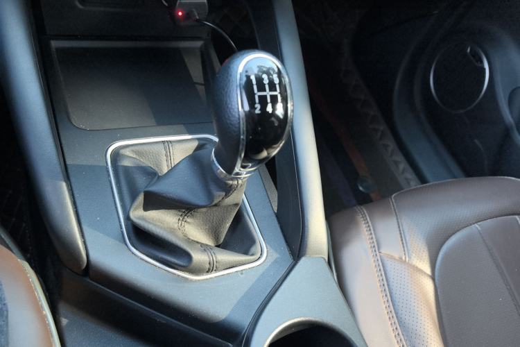 Used Dongfeng Fengon 500 2022 1.5L Manual Enjoyment Model Gear Lever