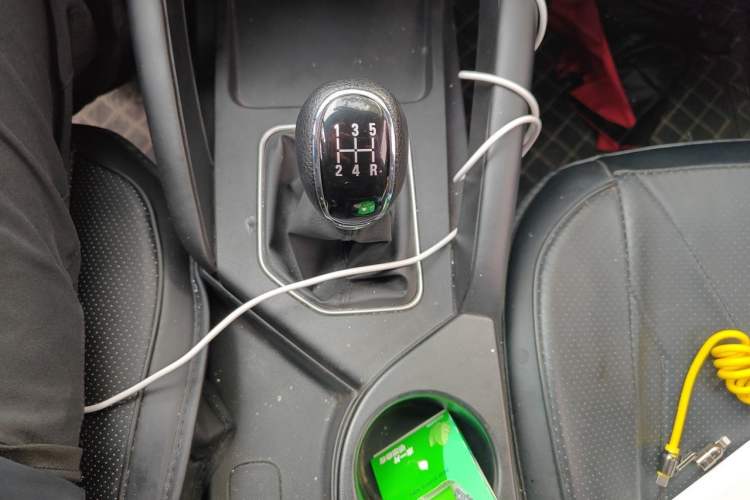 Used Dongfeng Fengon 500 2022 1.5L Manual Enjoyment Model Gear Lever