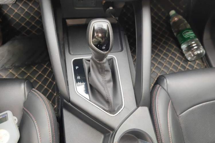 Used Dongfeng Fengon 500 2022 1.5L CVT Enjoyment Version Gear Lever
