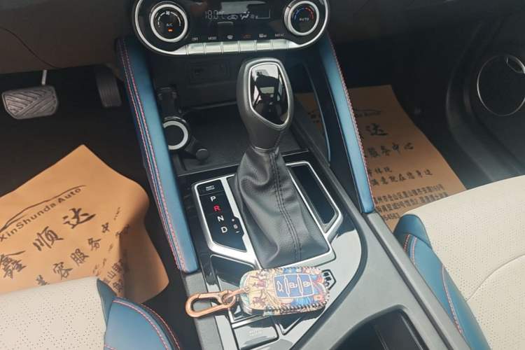 Used Dongfeng Fengon 500 2022 1.5T CVT Smart Enjoyment Version Gear Lever
