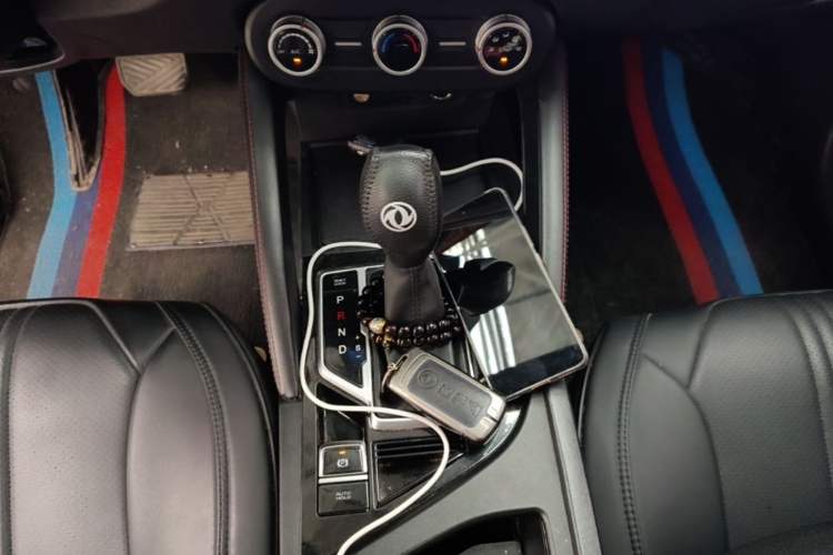 Used Dongfeng Fengon 500 2022 1.5T CVT Comfort Edition Gear Lever