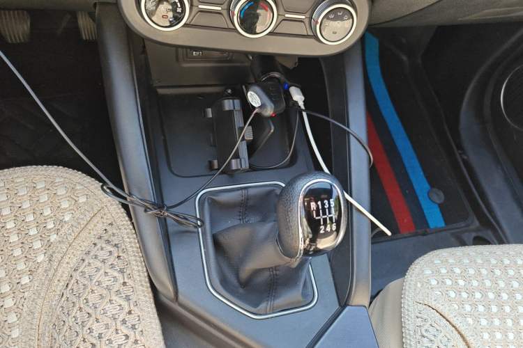 Used Dongfeng Fengon 500 2022 1.5T Manual Enjoyment Model Gear Lever