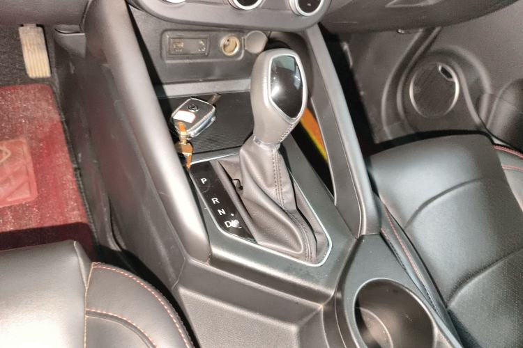 Used Dongfeng Fengon 500 2022 1.5L CVT Enjoyment Version Gear Lever