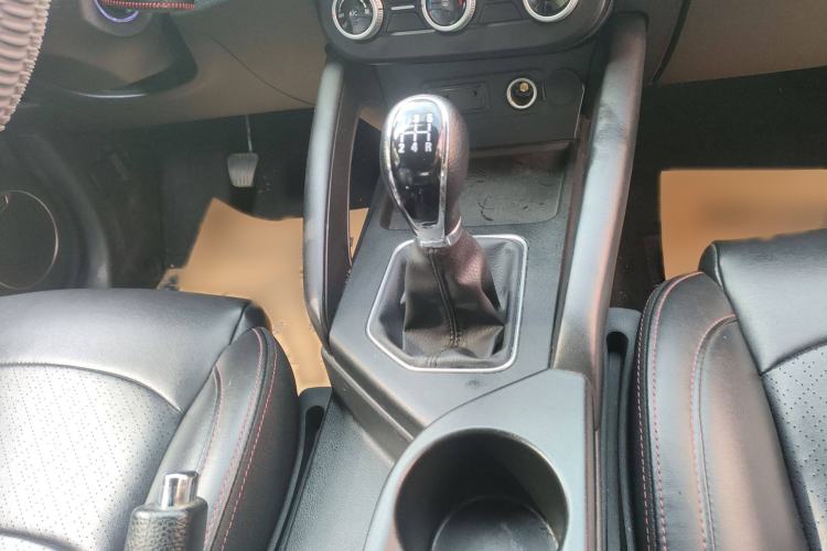 Used Dongfeng Fengon 500 2022 1.5L Manual Enjoyment Model Gear Lever
