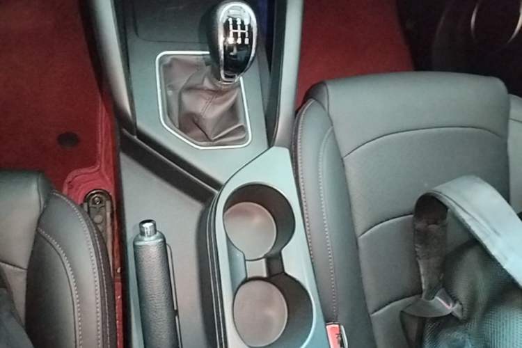 Used Dongfeng Fengon 500 2022 1.5L Manual Enjoyment Model Gear Lever