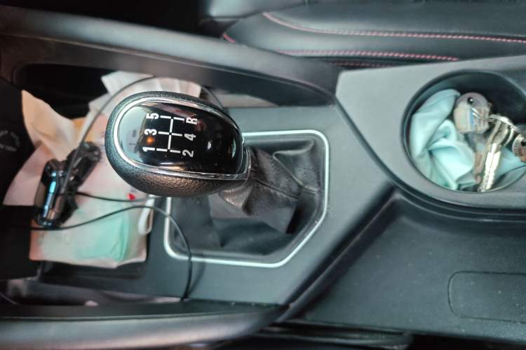 Used Dongfeng Fengon 500 2022 1.5L Manual Enjoyment Model Gear Lever
