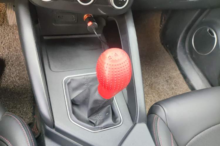 Used Dongfeng Fengon 500 2022 1.5L Manual Enjoyment Model Gear Lever