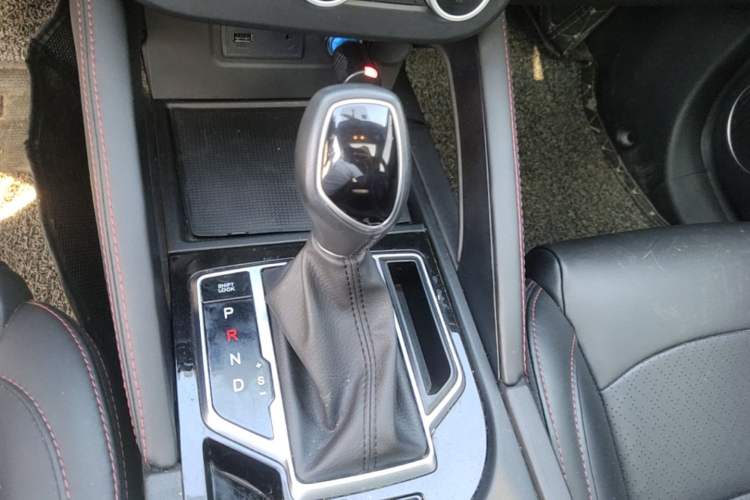 Used Dongfeng Fengon 500 2022 1.5T CVT Comfort Edition Gear Lever