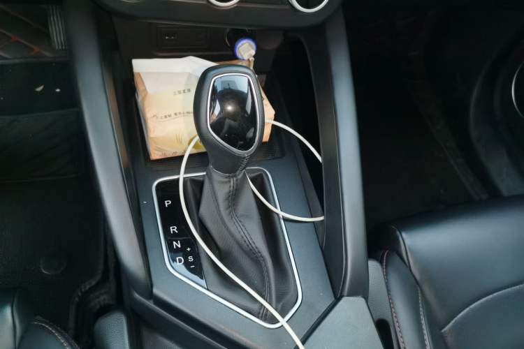 Used Dongfeng Fengon 500 2022 1.5L CVT Enjoyment Version Gear Lever