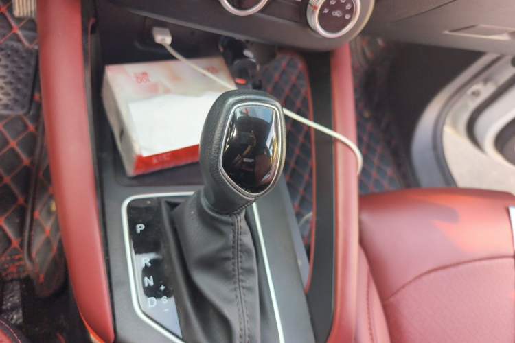 Used Dongfeng Fengon 500 2022 1.5L CVT Enjoyment Version Gear Lever