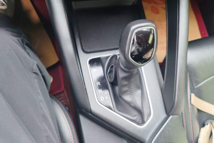 Used Dongfeng Fengon 500 2022 1.5L CVT Enjoyment Version Gear Lever