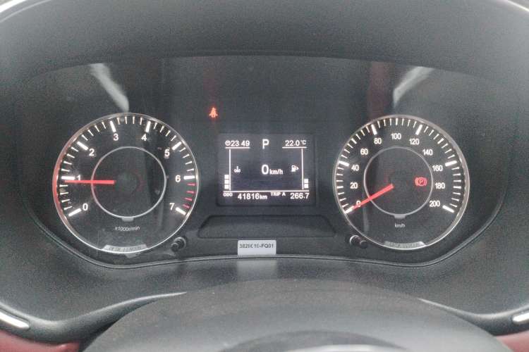 Used Dongfeng Fengon 500 2022 1.5T CVT Comfort Edition Instrument Cluster