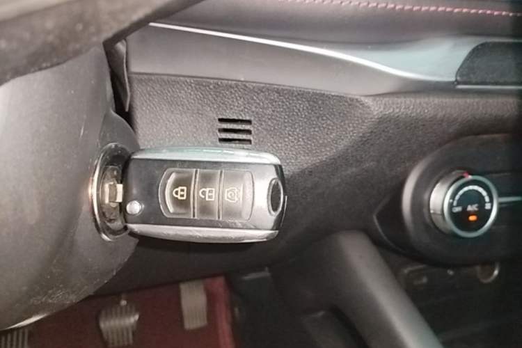 Used Dongfeng Fengon 500 2022 1.5L Manual Enjoyment Model Interior 1
