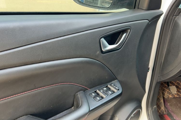 Used Dongfeng Fengon 500 2022 1.5L Manual Enjoyment Model Interior 3