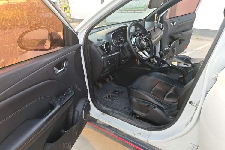 Used Dongfeng Fengon 500 2022 1.5L Manual Enjoyment Model Interior 3