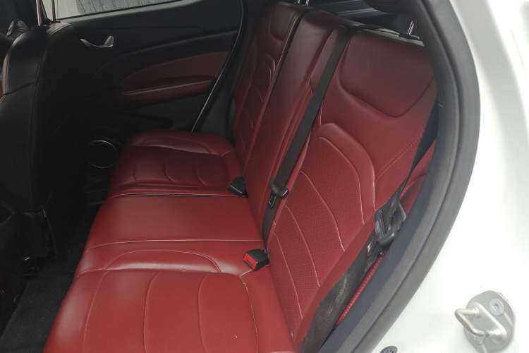Used Dongfeng Fengon 500 2022 1.5L CVT Luxury Edition Interior 4