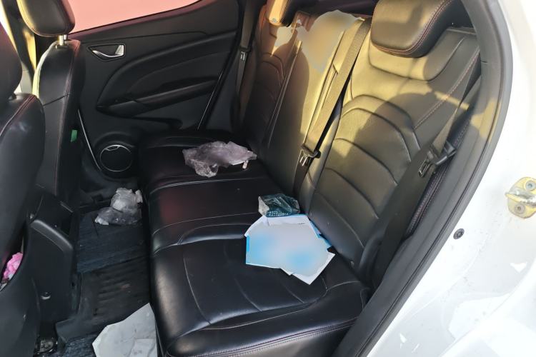 Used Dongfeng Fengon 500 2022 1.5L Manual Enjoyment Model Interior 4
