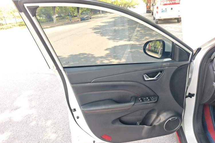 Used Dongfeng Fengon 500 2022 1.5L CVT Enjoyment Version Left Front Door Interior