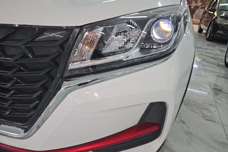 Used Dongfeng Fengon 500 2022 1.5L CVT Enjoyment Version Left Front Headlight