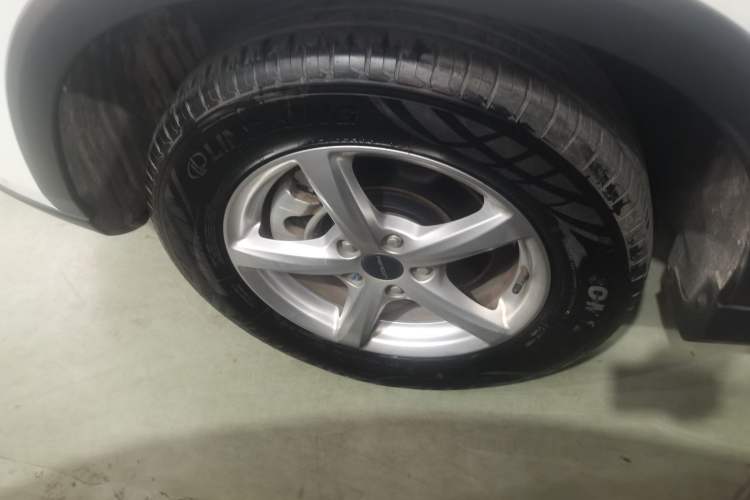 Used Dongfeng Fengon 500 2022 1.5L CVT Enjoyment Version Left Front Wheel Hub