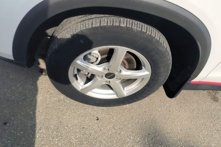Used Dongfeng Fengon 500 2022 1.5L CVT Enjoyment Version Left Front Wheel Hub