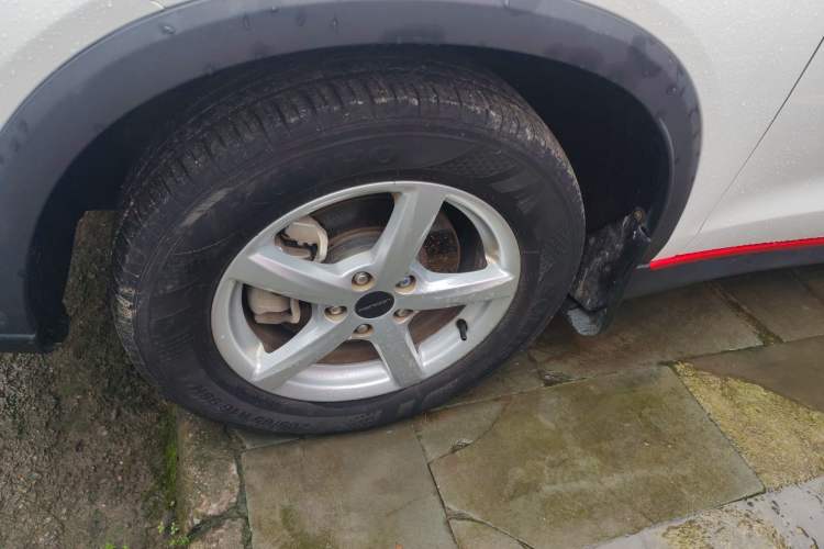 Used Dongfeng Fengon 500 2022 1.5L CVT Enjoyment Version Left Front Wheel Hub
