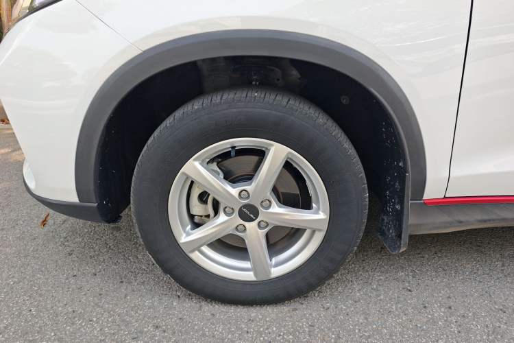 Used Dongfeng Fengon 500 2022 1.5L CVT Enjoyment Version Left Front Wheel Hub
