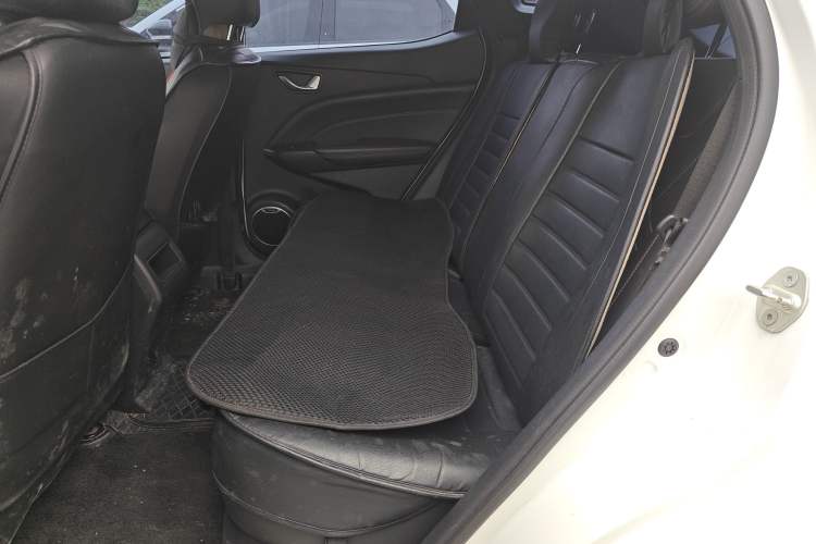 Used Dongfeng Fengon 500 2022 1.5L CVT Enjoyment Version Left Rear Seat