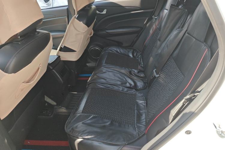 Used Dongfeng Fengon 500 2022 1.5T Manual Enjoyment Model Left Rear Seat