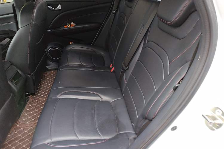 Used Dongfeng Fengon 500 2022 1.5L CVT Enjoyment Version Left Rear Seat