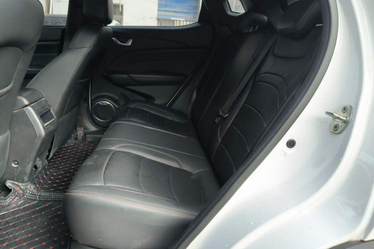 Used Dongfeng Fengon 500 2022 1.5L Manual Enjoyment Model Left Rear Seat