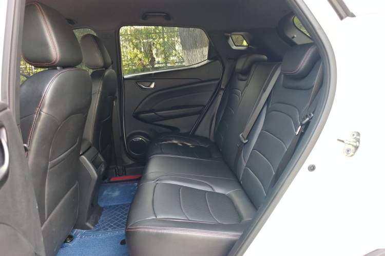 Used Dongfeng Fengon 500 2022 1.5L CVT Enjoyment Version Left Rear Seat