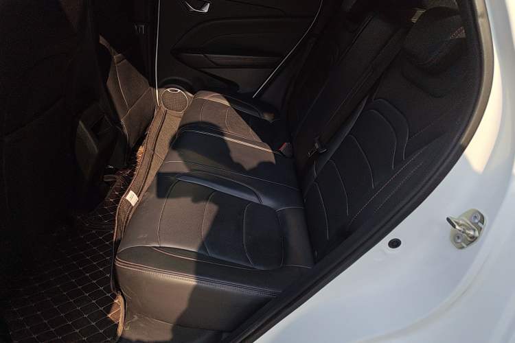 Used Dongfeng Fengon 500 2022 1.5L CVT Enjoyment Version Left Rear Seat