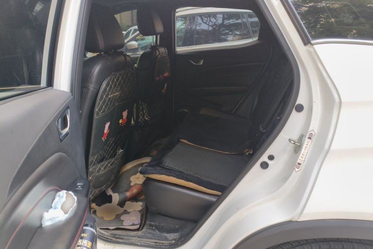 Used Dongfeng Fengon 500 2022 1.5T Manual Enjoyment Model Left Rear Seat