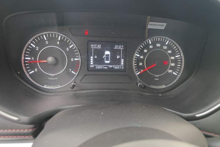Used Dongfeng Fengon 500 2022 1.5L Manual Enjoyment Model Odometer Close Up