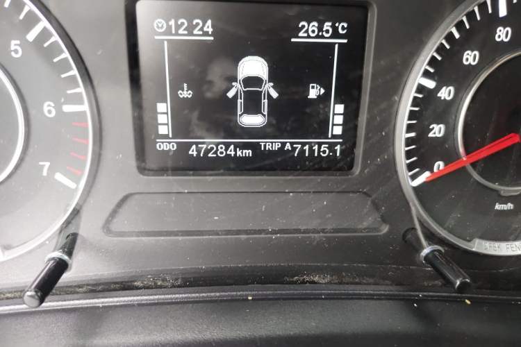 Used Dongfeng Fengon 500 2022 1.5L Manual Enjoyment Model Odometer Close Up