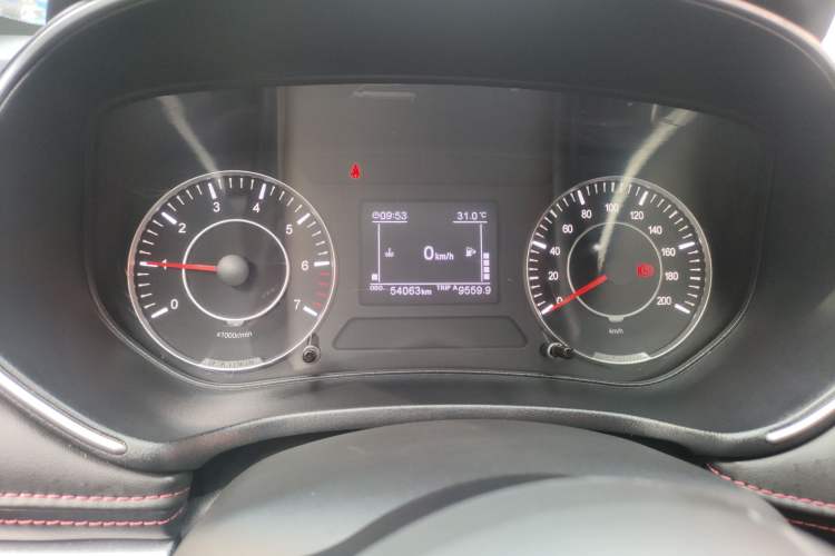 Used Dongfeng Fengon 500 2022 1.5L Manual Enjoyment Model Odometer Close Up