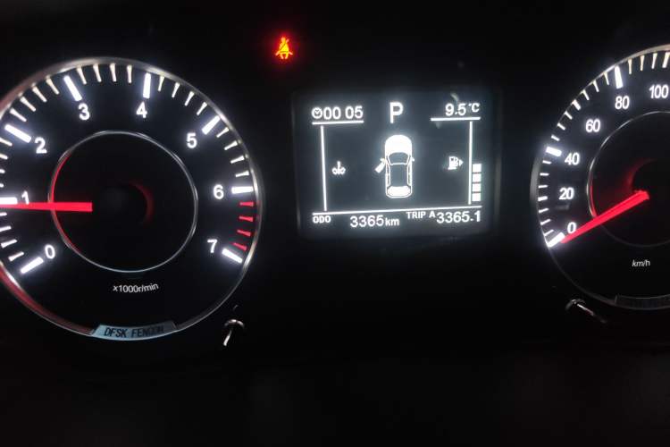 Used Dongfeng Fengon 500 2022 1.5T CVT Comfort Edition Odometer Close Up