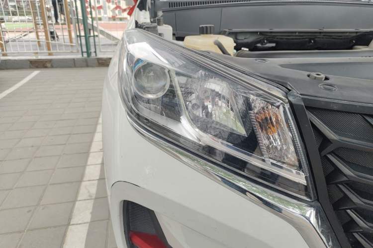 Used Dongfeng Fengon 500 2022 1.5L Manual Enjoyment Model Right Front Headlight
