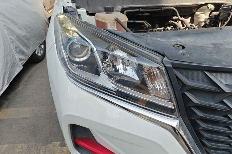 Used Dongfeng Fengon 500 2022 1.5T Manual Enjoyment Model Right Front Headlight