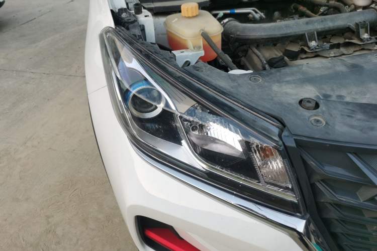 Used Dongfeng Fengon 500 2022 1.5L CVT Enjoyment Version Right Front Headlight