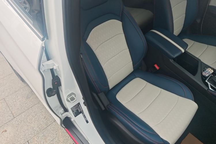 Used Dongfeng Fengon 500 2022 1.5T CVT Smart Enjoyment Version Right Front Seat