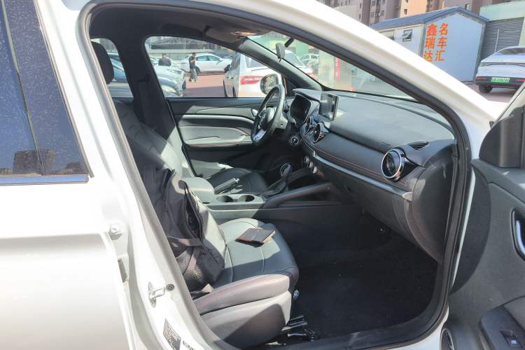 Used Dongfeng Fengon 500 2022 1.5L CVT Enjoyment Version Right Front Seat