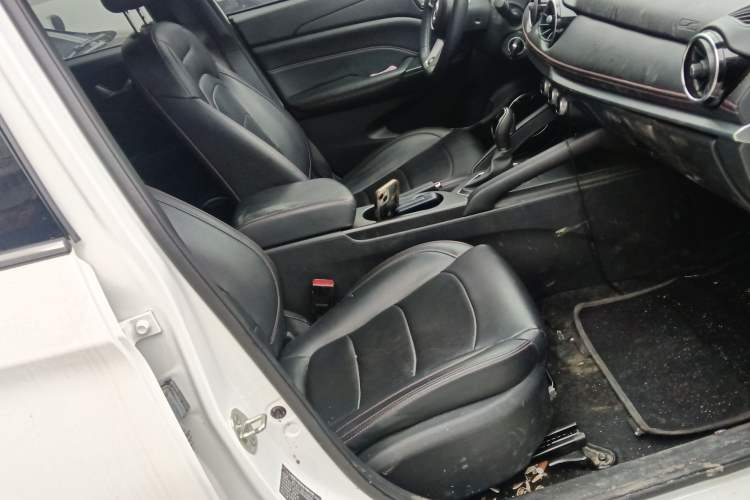 Used Dongfeng Fengon 500 2022 1.5L CVT Enjoyment Version Right Front Seat