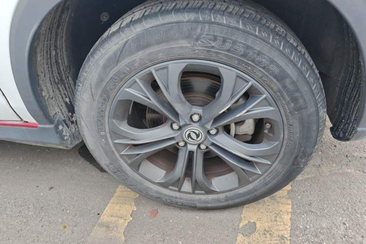 Used Dongfeng Fengon 500 2022 1.5T Manual Enjoyment Model Right Front Wheel Hub