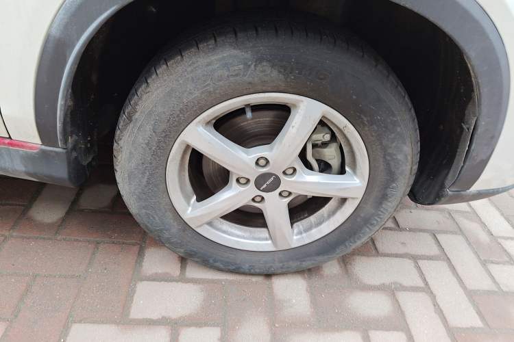 Used Dongfeng Fengon 500 2022 1.5L CVT Enjoyment Version Right Front Wheel Hub